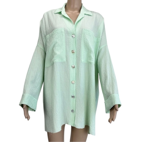 Show Me Your MuMu Tops - Show Me Your MuMu green John's Shirt
Cover Up Size Small oversized